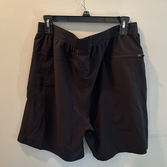 Young LA shorts - Picture 2 of 2